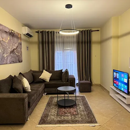 Cozy In City Center Διαμέρισμα Τίρανα