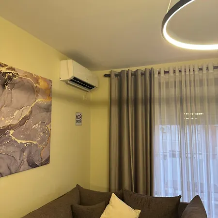 Cozy In City Center * Τίρανα
